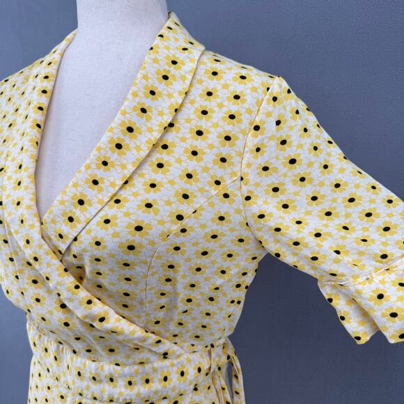 Ganni Crepe Yellow Daisy Floral Midi Wrap Dress 40 V Neck Viscose Tie Waist - Picture 6 of 14